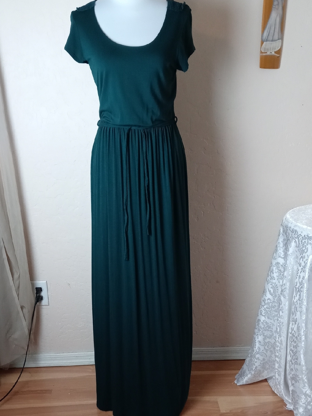 Gilli Deep Green Short Sleeve Scoop Neck Maxi Dress with Lace Back - Picture 1 of 7